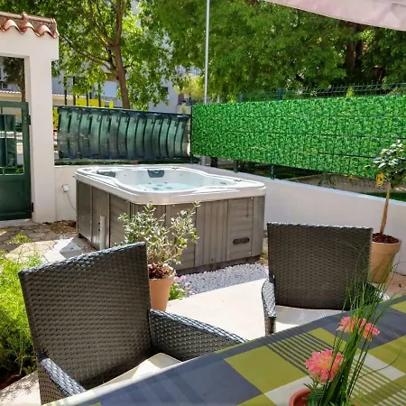 Lemon Tree Apartment