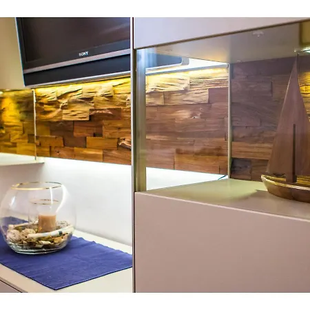 Apartment Lemon Tree Split